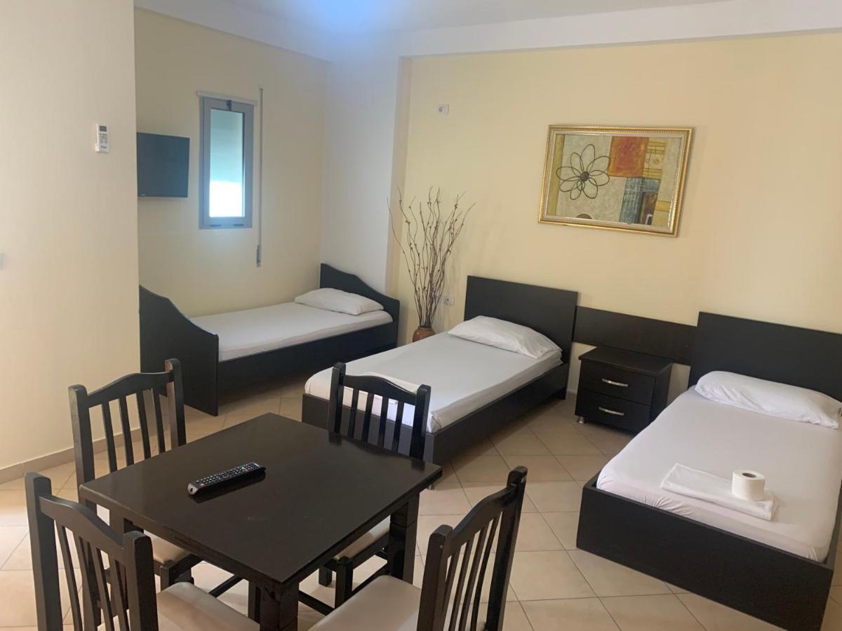 Julia Apartments Vlorë Exterior foto